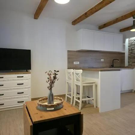 Moki's Place